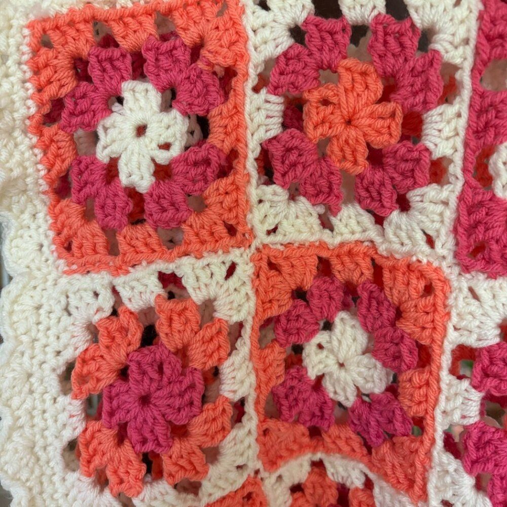 Vest Women S/M Granny Square Pink Orange White Crochet Light Spring - Picture 12 of 13